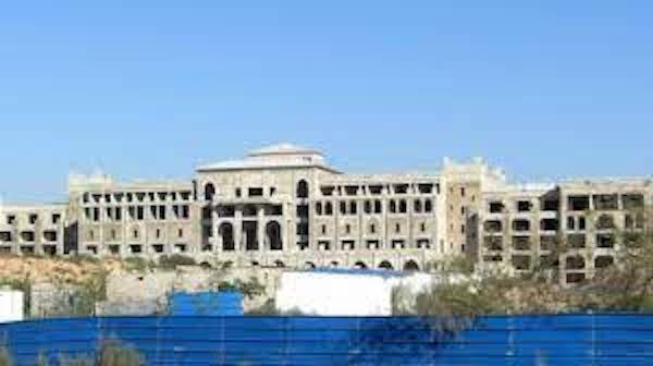 Agadir Hôtellerie :  Etablissements fermés, chantiers non achevés, hôtels délaissés et vétustes : quelles solutions ?