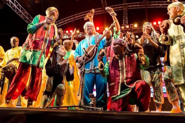 SOUS LE HAUT PATRONAGE DE SA MAJESTÉ LE ROI MOHAMMED VI LE GNAOUA FESTIVAL TOUR DÉVOILE SA PROGRAMMATION : Essaouira, Marrakech, Casablanca et Rabat Du 3 au 24 juin 2022