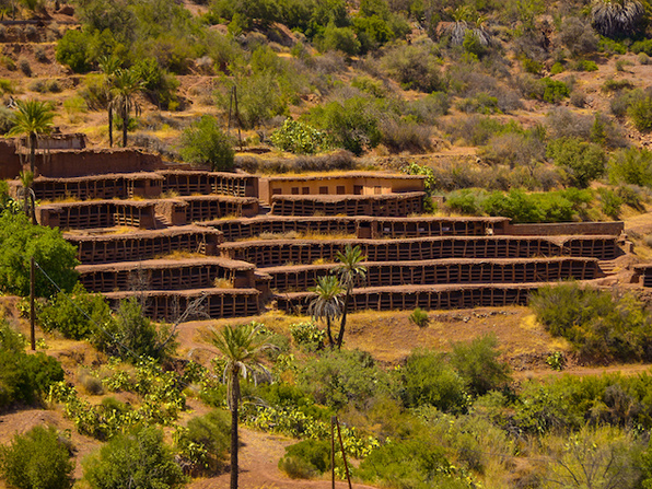 Agadir RUCHER D’INZERKI LE PLUS GRAND RUCHER TRADITIONNEL DU MONDE Agadir RUCHER D’INZERKI LE PLUS GRAND RUCHER TRADITIONNEL DU MONDE