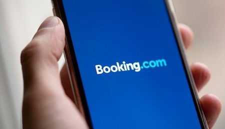 Booking.com change ses clauses avec les hôteliers après une mise en demeure de la DGCCRF