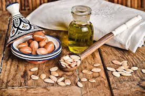 Le Maroc a décidé de restreindre l’exportation d’huile d’argan. Une bonne décision enfin. Le Maroc a décidé de restreindre l’exportation d’huile d’argan. Une bonne décision enfin.