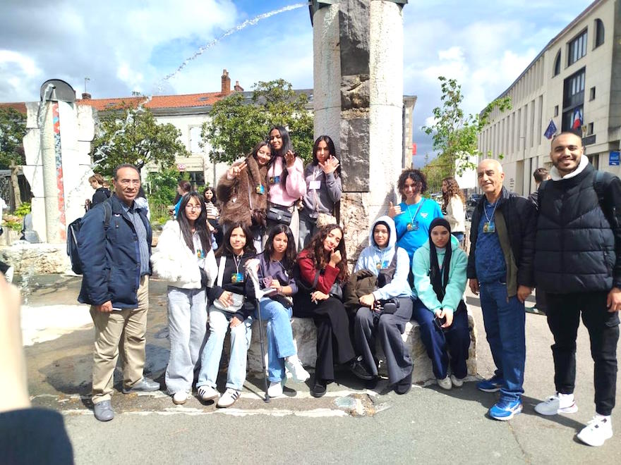 Troupe Lycée Lalla Mariem Troupe Lycée Lalla Mariem